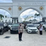 Polwan Satlantas Polres Barru Amankan Salat Jumat Perdana di Masjid Zam-Zam Center, Pastikan Kelancaran Lalin