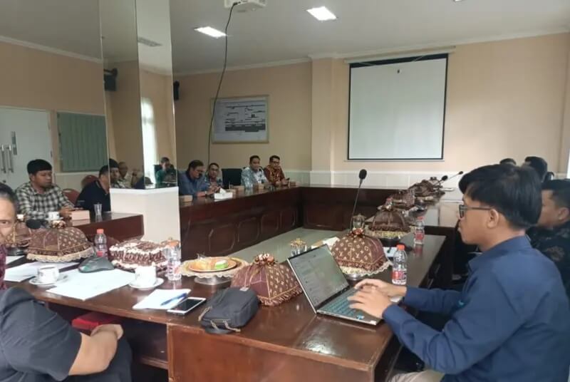 ​Audiensi Panas di DPRD Barru, LSM Sebut CSR BUMN Elitis dan Tertutup