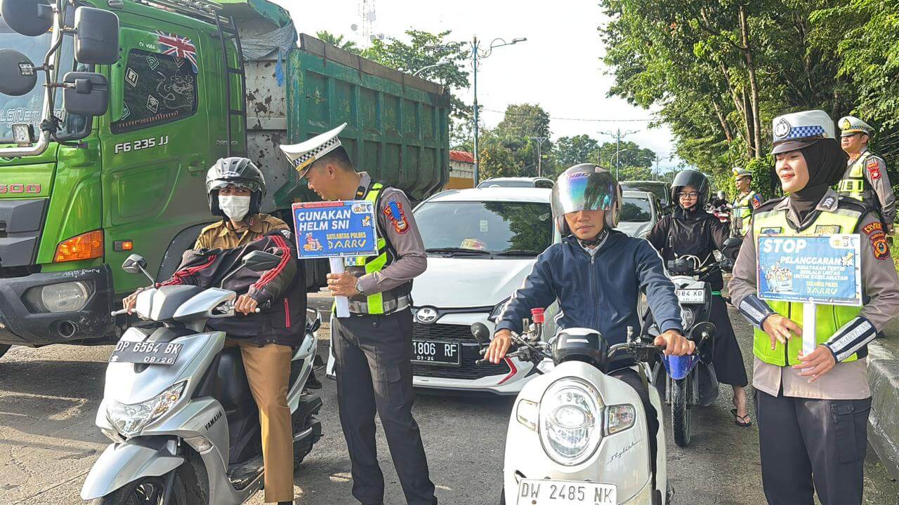 ​Hari Kedua Operasi Keselamatan Pallawa 2026: Polres Barru Masifkan Edukasi di Bundaran Tugu Payung