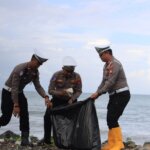 ​Dukung Indonesia Bersih, Kanit Regident Samsat Barru Bersama Jajaran Polres Gelar Aksi Bersih Wisata