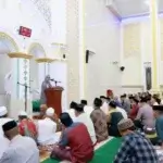 Buka Ruang Silaturahmi di Masjid Masdarul Birri, Bupati Andi Ina: Pemerintah Ada Karena Doa Rakyat