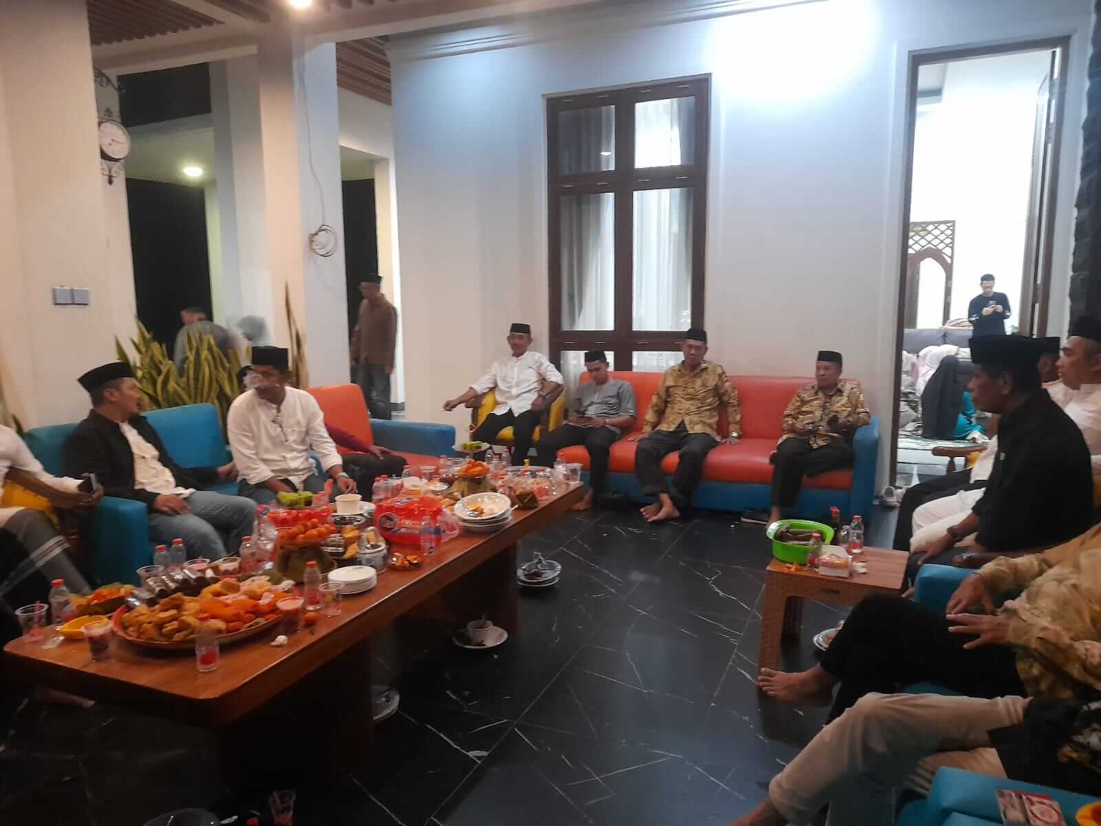 Dihadiri Pimpinan DPRD, Buka Puasa di Kediaman H. Herman Jaya Berlangsung Penuh Kekeluargaan