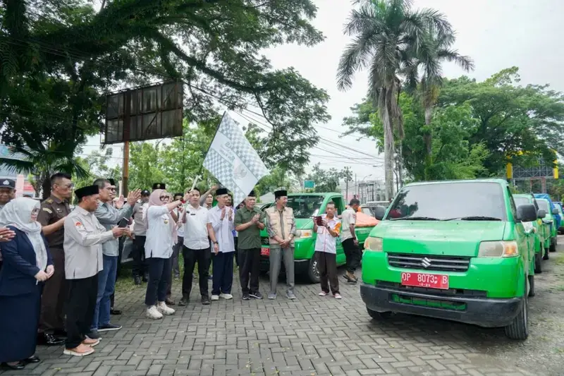 Gandeng BAZNAS, Bupati Barru Salurkan 5.000 Paket Logistik Ramadan untuk Masyarakat Kurang Mampu