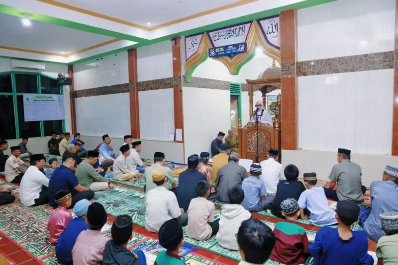 Tutup Rangkaian Safari Ramadan di Masjid Nurul Anfaq, Bupati Barru Ajak Warga Jaga Silaturahmi