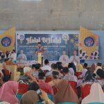 Hadiri Halalbihalal SMAN 1 Barru, Pj Sekda Abubakar Ajak Alumni Bersinergi Bangun Daerah