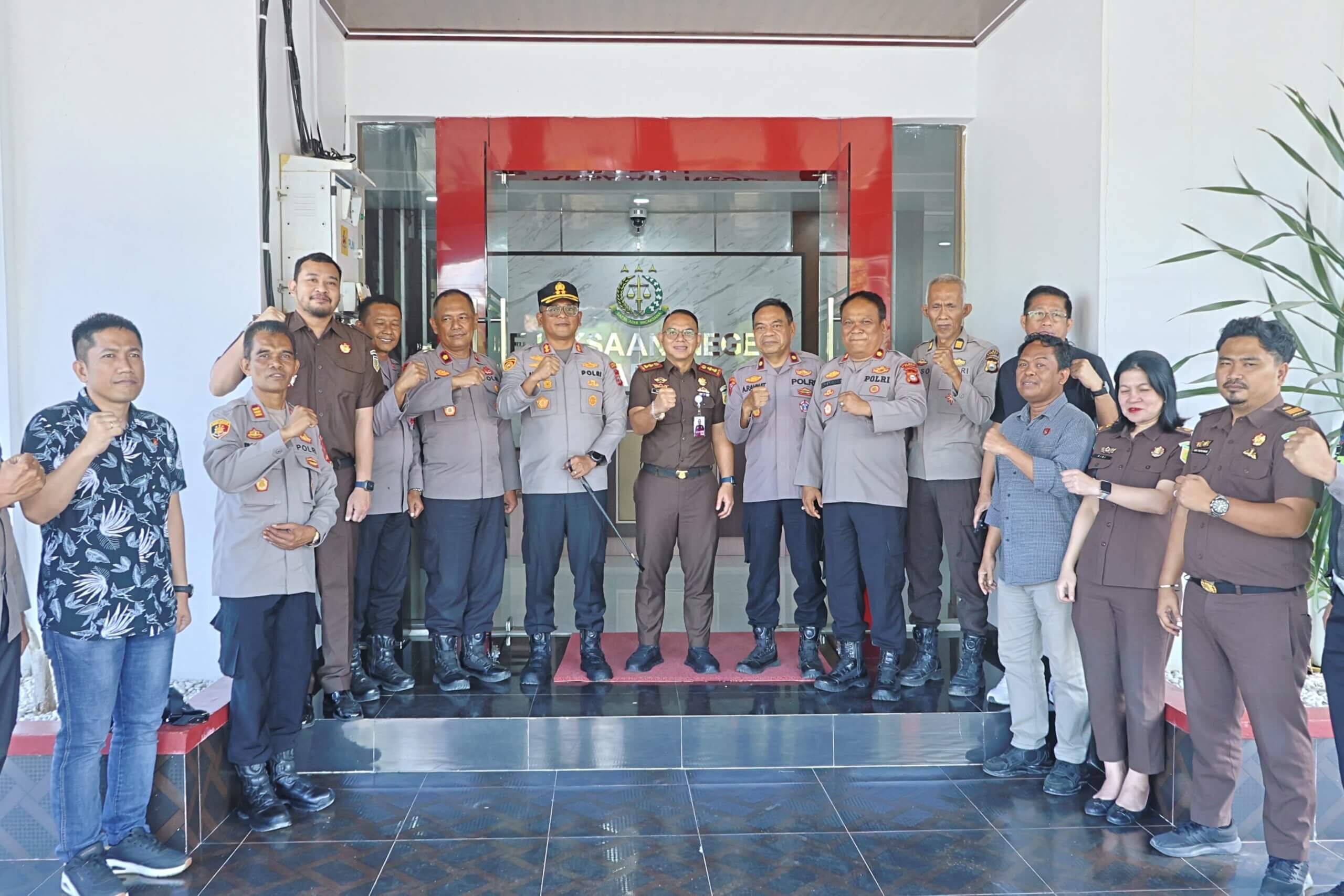 Kapolres Barru Perkuat Sinergitas dengan Kajari Barru Melalui Coffee Morning