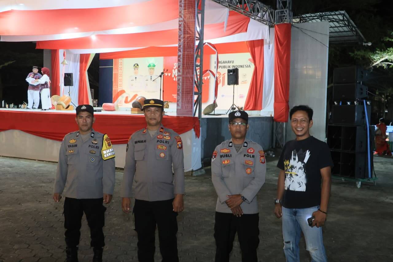 Polres Barru Hadiri Pembukaan Malam Semarak HUT RI ke-81 dan Gebyar UMKM, Pastikan Kegiatan Berlangsung Aman dan Kondusif