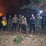 ​Cepat Tanggap Karhutla, Kapolsek Tanete Riaja Pimpin Pemadaman Api di Gunung Botto Sajang