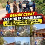 ​Kasatpol PP Damkar Barru Turun Tangan Pimpin Pemadaman Kebakaran Lahan 5 Hektar di Tanete Riaja