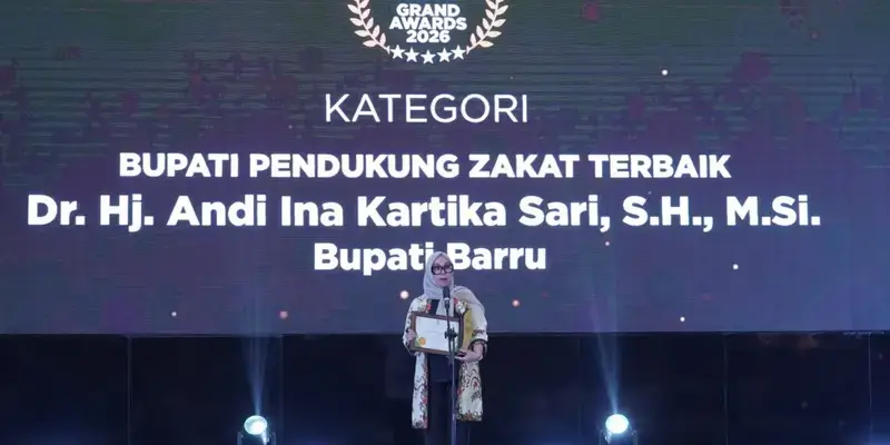 Kategori Bupati Pendukung Zakat Terbaik BAZNAS RI, Andi Ina Terima Penghargaan Grand Awards 2026