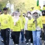 Bupati dan Wabup Barru Pimpin Kontingen Jalan Sehat Anti Mager, Si Naru Curi Perhatian di Karnaval Budaya